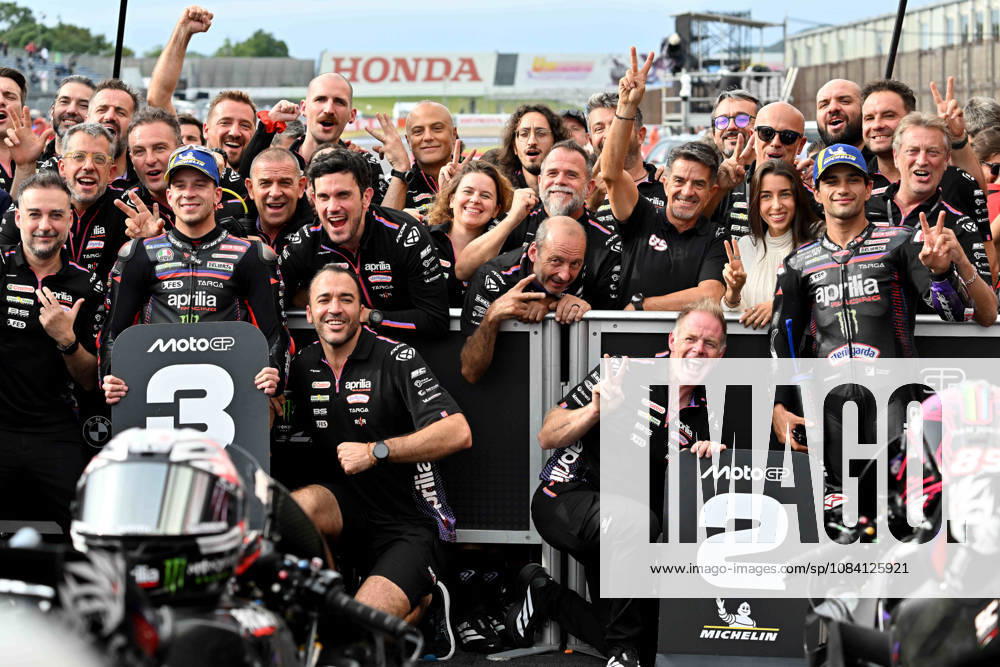 MOTO - MOTO GP - GRAND PRIX OF JAPAN 2026 MARTIN Jorge (spa), Aprilia Racing, Aprilia RS-GP26, portrait and BEZZECCHI Marco (ita), Aprilia Racing, Aprilia RS-GP26, celebrating their podiums during the 2026 MotoGP Motul Grand Prix of Japan on the Twin Ring Motegi Circuit from October 2 to 4th, At Motegi, Japan - MotegiJapan