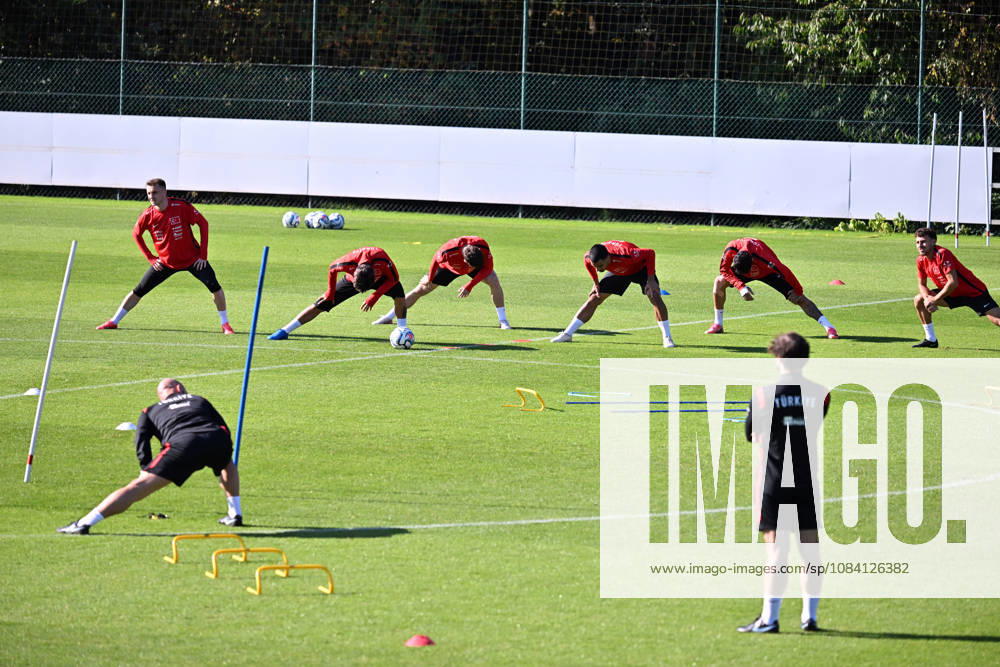 Turkish national team, Nationalteam trains in Liege ahead of Italy match LIEGE, BELGIUM - OCTOBER 04: Head coach Vincenzo Montella leads the Turkish National Football Team during their final training session at the SL16 Football Campus ahead of an upcoming match against Italy, in Liege, Belgium on October 04, 2026. Dursun Aydemir Anadolu Liege Belgium. Editorial use only. Please get in touch for any other usage.