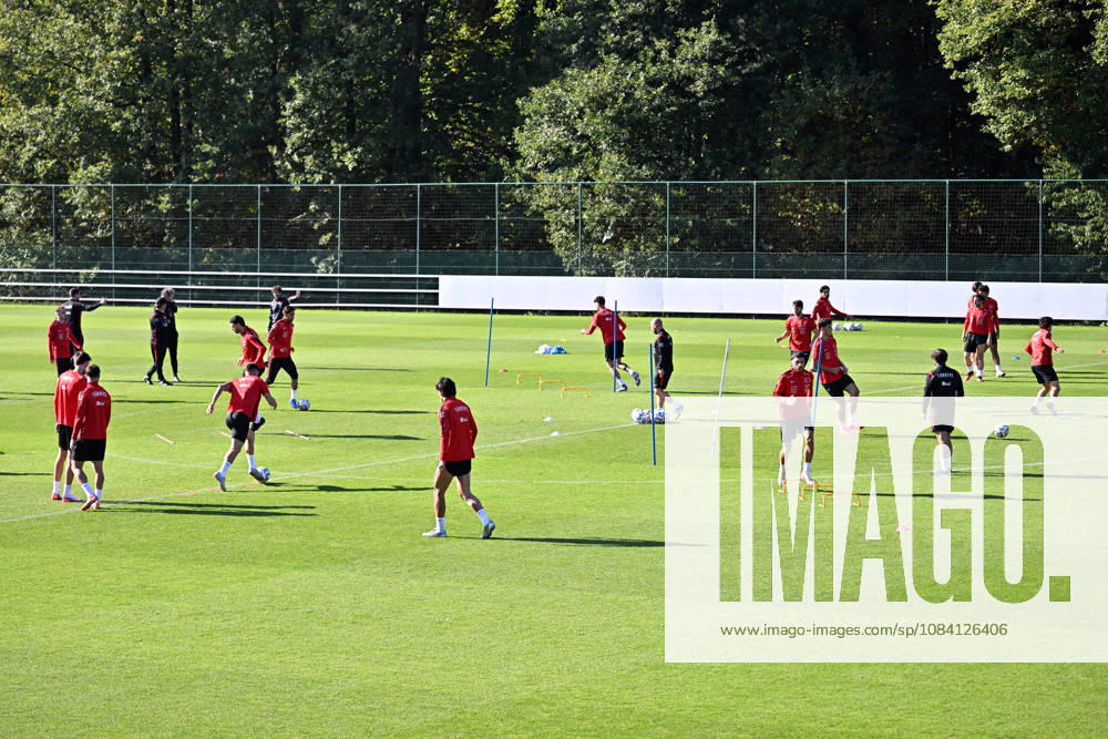 Turkish national team, Nationalteam trains in Liege ahead of Italy match LIEGE, BELGIUM - OCTOBER 04: Head coach Vincenzo Montella leads the Turkish National Football Team during their final training session at the SL16 Football Campus ahead of an upcoming match against Italy, in Liege, Belgium on October 04, 2026. Dursun Aydemir Anadolu Liege Belgium. Editorial use only. Please get in touch for any other usage.