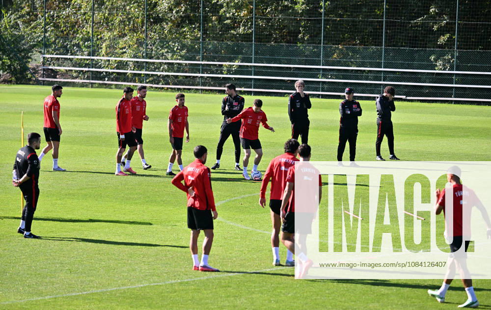 Turkish national team, Nationalteam trains in Liege ahead of Italy match LIEGE, BELGIUM - OCTOBER 04: Head coach Vincenzo Montella leads the Turkish National Football Team during their final training session at the SL16 Football Campus ahead of an upcoming match against Italy, in Liege, Belgium on October 04, 2026. Dursun Aydemir Anadolu Liege Belgium. Editorial use only. Please get in touch for any other usage.