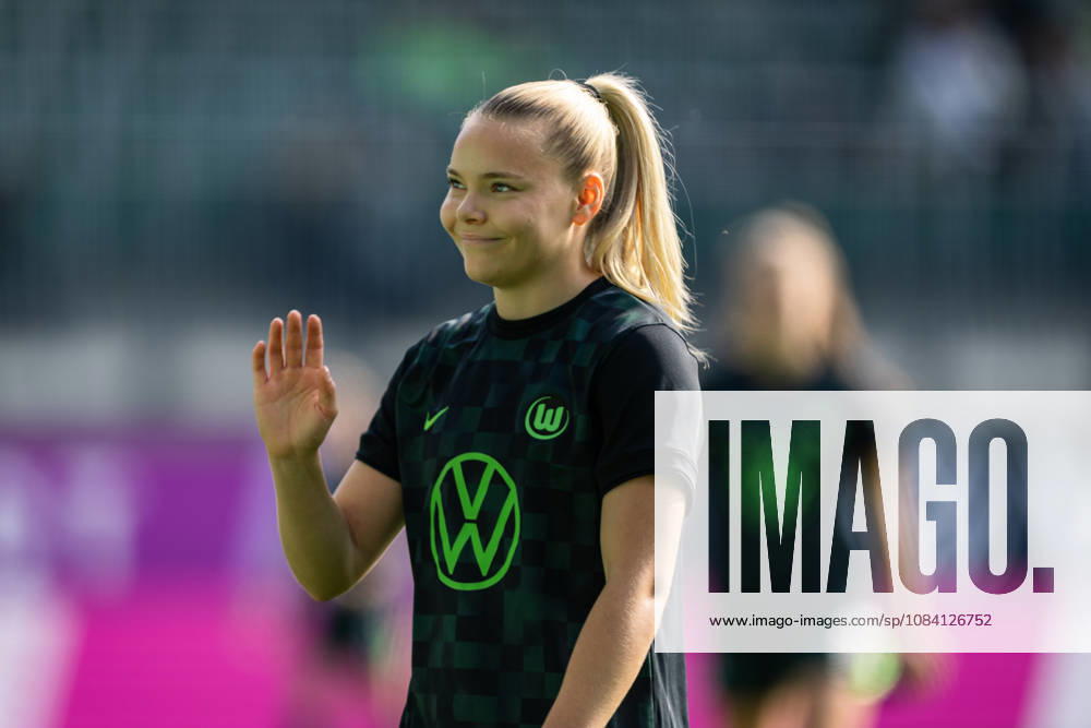 Fußball I Frauen I Saison 2026-2027 I Bundesliga I VfL Wolfsburg - Hamburger SV I 04.10.2026 Anny Kerim-Lindland (38, VfL Wolfsburg) Freisteller, Nahaufnahme, Porträt, Portrait, Einzelfoto, Einzelbild, Körper Wolfsburg AOK Stadion Niedersachsen Deutschland