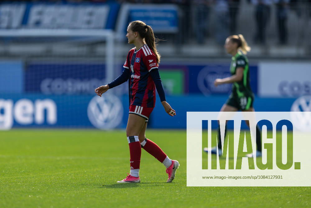 Fußball I Frauen I Saison 2026-2027 I Bundesliga I VfL Wolfsburg - Hamburger SV I 04.10.2026 Camilla Linberg (7, Hamburger SV) Freisteller, Nahaufnahme, Porträt, Portrait, Einzelfoto, Einzelbild, Körper Wolfsburg AOK Stadion Niedersachsen Deutschland
