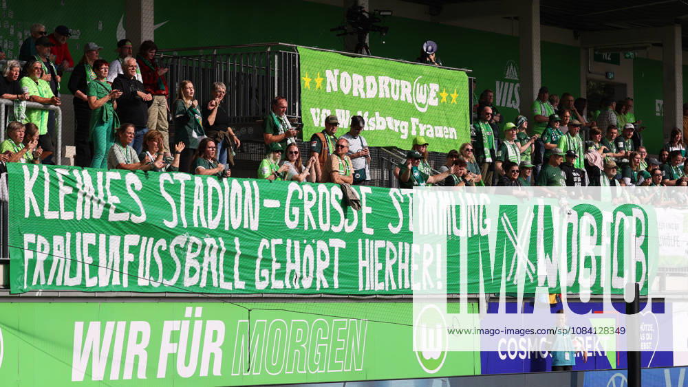 VfL vs. HSV, BL Frauen Wolfsburg, 04.10.2026, Fußball, Frauen, Google Pixel Bundesliga, Saison 2026 2027, VfL Wolfsburg vs Hamburger SV: VfL Fans AOK Stadion Niedersachsen Deutschland