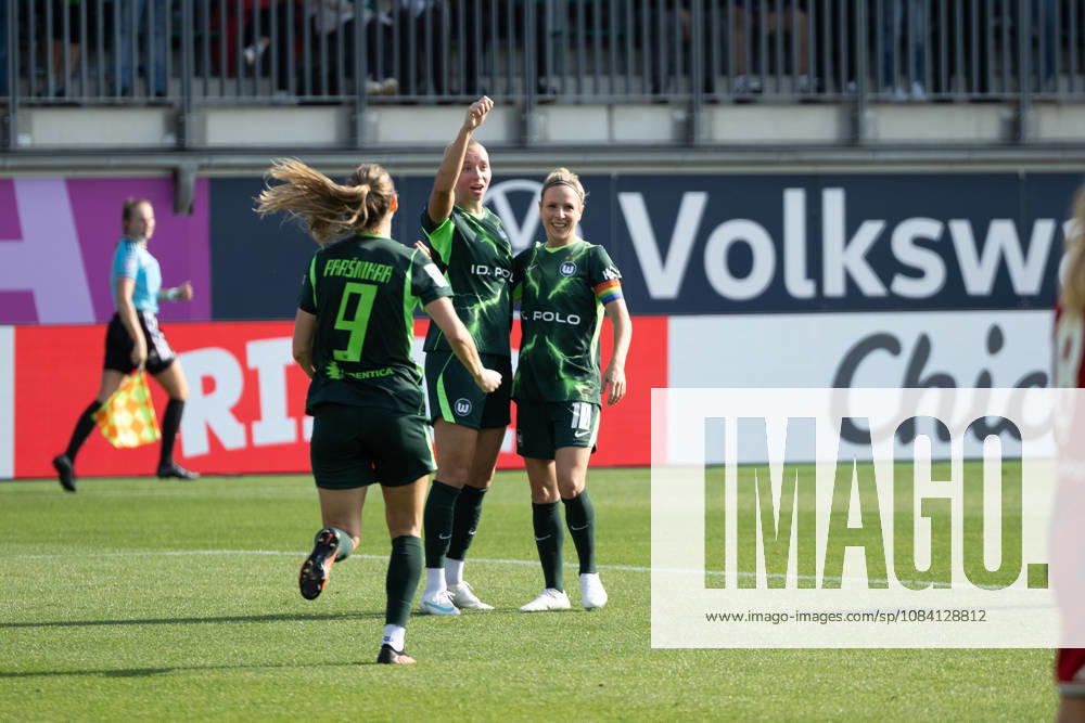 Fußball I Frauen I Saison 2026-2027 I Bundesliga I VfL Wolfsburg - Hamburger SV I 04.10.2026 Ella Peddemors (5, VfL Wolfsburg) Jubelt nach dem 1:0 Führungstreffer kurz vor Ende der ersten Halbzeit Wolfsburg AOK Stadion Niedersachsen Deutschland