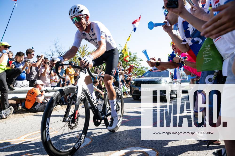 Spain s Juan Ayuso pictured in action during the elite men Road Race race (196,2 km) at the cycling UEC Road European Championships, in Ljubljana, Slovenia Sunday 4 October 2026. The UEC Road European Championships are taking place from 02 to 07 October in Ljubljana, Slovenia. DAVIDxPINTENS x188703619x