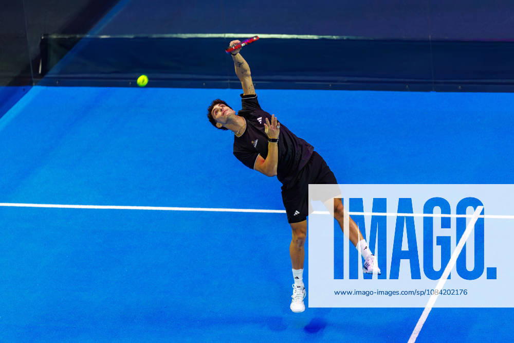 DÜSSELDORF, GERMANY - 6 OCTOBER 2026: Image shows a feature of Flavio Abbate (ITA) during warmup during CUPRA Germany Premier Padel P2 2026 Day 3 at CASTELLO Düsseldorf on 6 10 2026 in Düsseldorf, Germany. Germany