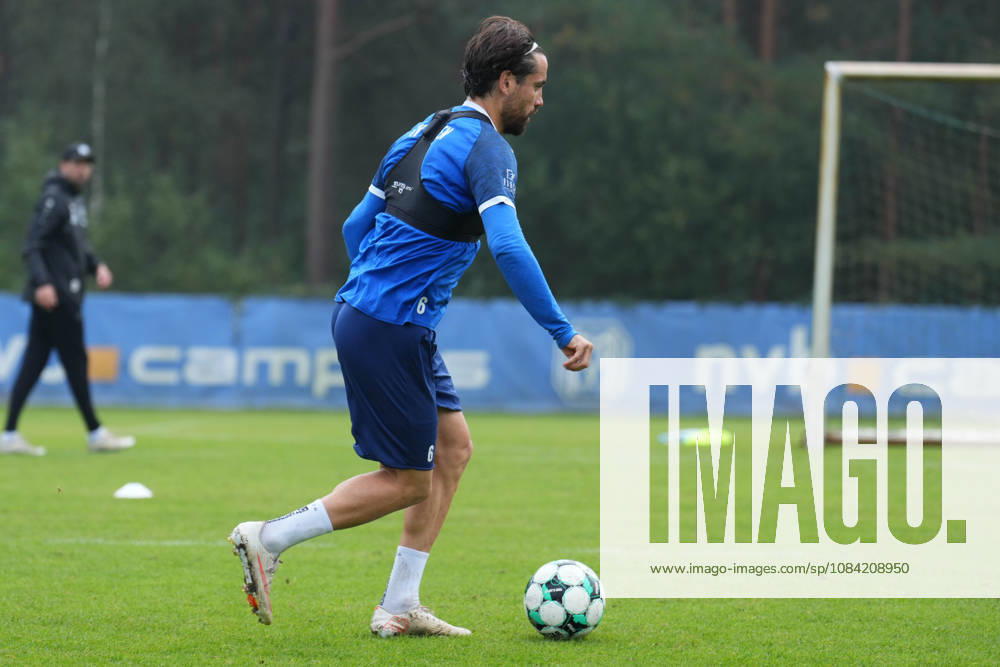 Deutschland: Fussball, Trainingseinheit, 3. Liga, Saison 2026-2027, NVB-Campus, SV Meppen, Dienstag, 06.10.2026, Vormittagstraining: Ersin Zehir (SV Meppen, 6) am Ball