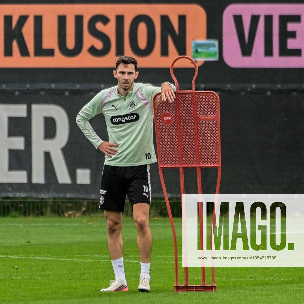 Branimir Hrgota ( Pauli ) Deutschland , Hamburg , Trainingsgelände an der Kollaustrasse , Fussball , 2. Bundesliga , FC St Pauli