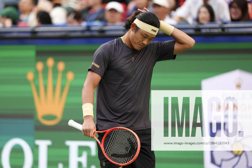 (261007) -- SHANGHAI, Oct. 7, 2026 -- Zhang Zhizhen reacts during the men s singles first round match between Zhang Zhizhen of China and Tomas Machac of the Czech Republic at the 2026 ATP, Tennis Herren tour Shanghai Masters tennis tournament in Shanghai, China, Oct. 7, 2026. ) (SP)CHINA-SHANGHAI-TENNIS-SHANGHAI MASTERS-MEN S SINGLES (CN) WangxXiang