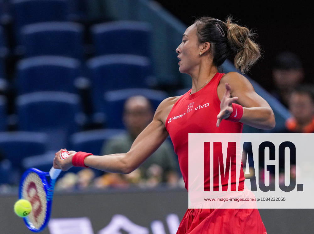 (261007) -- BEIJING, Oct. 7, 2026 -- Zheng Qinwen competes during the women s singles fourth round match between Zheng Qinwen of China and Alina Charaeva of Armenia at 2026 China Open tennis tournament in Beijing, China, Oct. 7, 2026. ) (SP)CHINA-BEIJING-TENNIS-CHINA OPEN-WOMEN S SINGLES (CN) SunxFei