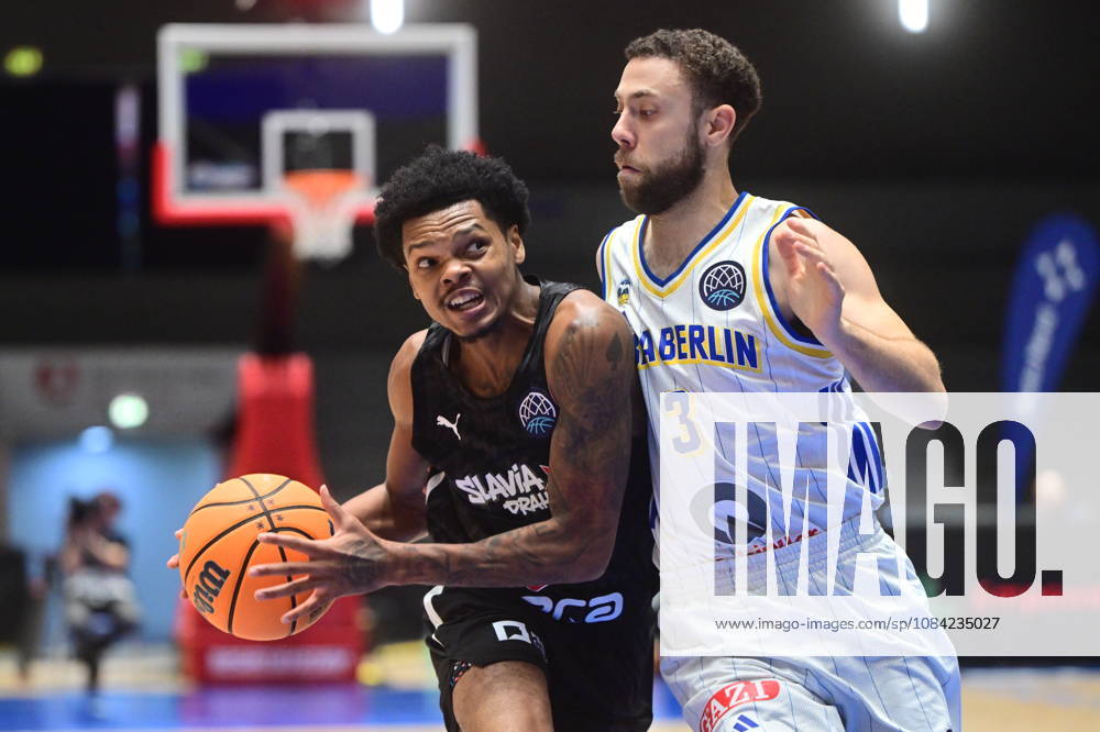 Men s basketball Champions League, group G, 1st round, match Slavia Praha NBK and Alba Berlin in Pardubice, Czech Republic, October 7, 2026. From left Ronaldo Segu of Slavia, Jordan Ford of Alba Berlin. (CTKxPhoto JosefxVostarek) CTKPhotoP2026100707185 CTKPhotoP2026100707185