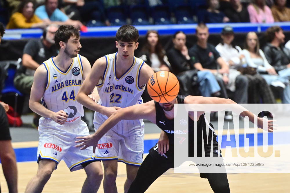 Men s basketball Champions League, group G, 1st round, match Slavia Praha NBK and Alba Berlin in Pardubice, Czech Republic, October 7, 2026. From left Julius Bohmer of Slavia, Radovan Mrazek of Alba. (CTKxPhoto JosefxVostarek) CTKPhotoP2026100707696 CTKPhotoP2026100707696
