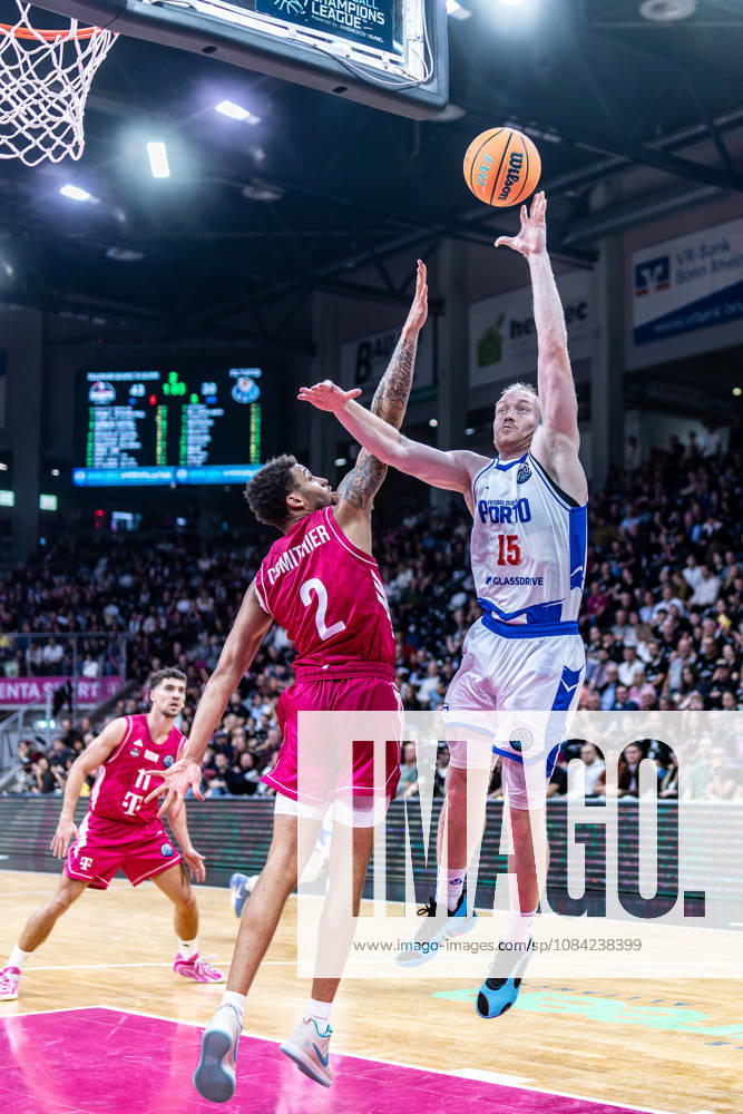 Tanner Omlid (FC Porto, 15) vs Alijah Comithier (Telekom Baskets Bonn, 02), Aleksa Kovacevic (Telekom Baskets Bonn, 11) Telekom Baskets Bonn vs. FC Porto, Basketball, Basketball Champions League, 01. Spieltag, 2026 2027, 07.10.2026 Telekom Baskets Bonn vs. FC Porto, Basketball, Basketball Champions League, 01. Spieltag, 2026 2027, 07.10.2026 Bonn