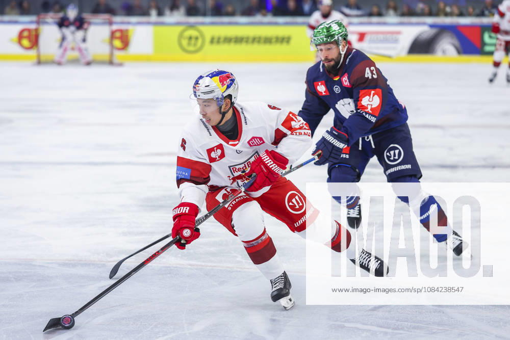 Ice hockey, Eishockey - CHL, EC RBS vs Berlin SALZBURG,AUSTRIA,07.OCT.26 - ICE HOCKEY - CHL, Champions Hockey League, group stage, EC Red Bull Salzburg vs Eisbaeren Berlin. Image shows Jayden Lee (EC RBS) and Andreas Eder (Berlin). GEPAxpictures Geieregger