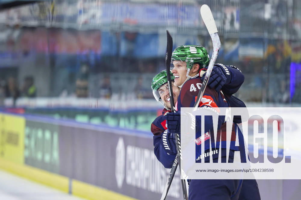 Ice hockey, Eishockey - CHL, EC RBS vs Berlin SALZBURG,AUSTRIA,07.OCT.26 - ICE HOCKEY - CHL, Champions Hockey League, group stage, EC Red Bull Salzburg vs Eisbaeren Berlin. Image shows the rejoicing of Ty Ronning and scorer Korbinian Geibel (Berlin). GEPAxpictures Geieregger
