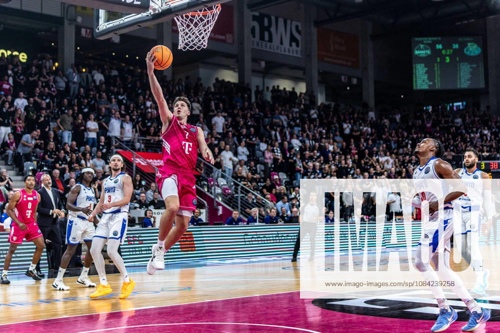 Grayson Murphy (Telekom Baskets Bonn, 07) vs Vladyslav Voytso (FC Porto, 03), Xeyrius Williams (FC Porto, 20), Telekom Baskets Bonn vs. FC Porto, Basketball, Basketball Champions League, 01. Spieltag, 2026 2027, 07.10.2026 Telekom Baskets Bonn vs. FC Porto, Basketball, Basketball Champions League, 01. Spieltag, 2026 2027, 07.10.2026 Bonn