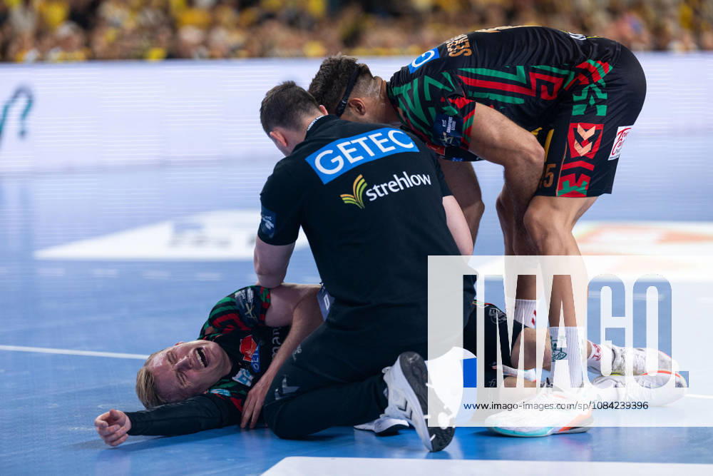 Gisli Thorgeir Kristjansson injury during the EHF Champions League Group F match between Industria Kielce nad SC Magdeburg at Hala Legionow on October 2, 2026 in Kielce, Poland --- Pilka reczna. EHF Liga Mistrzow. Industria Kielce - SC Magdeburg. (Photo by Igor Jakubowski Arena Akcji) NEWSPIX.PL --- newspix.pl