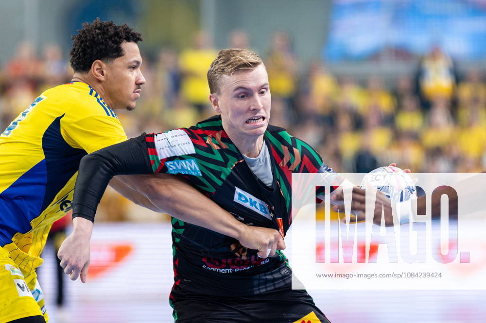 Gisli Thorgeir Kristjansson and Theo Monar during the EHF Champions League Group F match between Industria Kielce nad SC Magdeburg at Hala Legionow on October 2, 2026 in Kielce, Poland --- Pilka reczna. EHF Liga Mistrzow. Industria Kielce - SC Magdeburg. (Photo by Igor Jakubowski Arena Akcji) NEWSPIX.PL --- newspix.pl