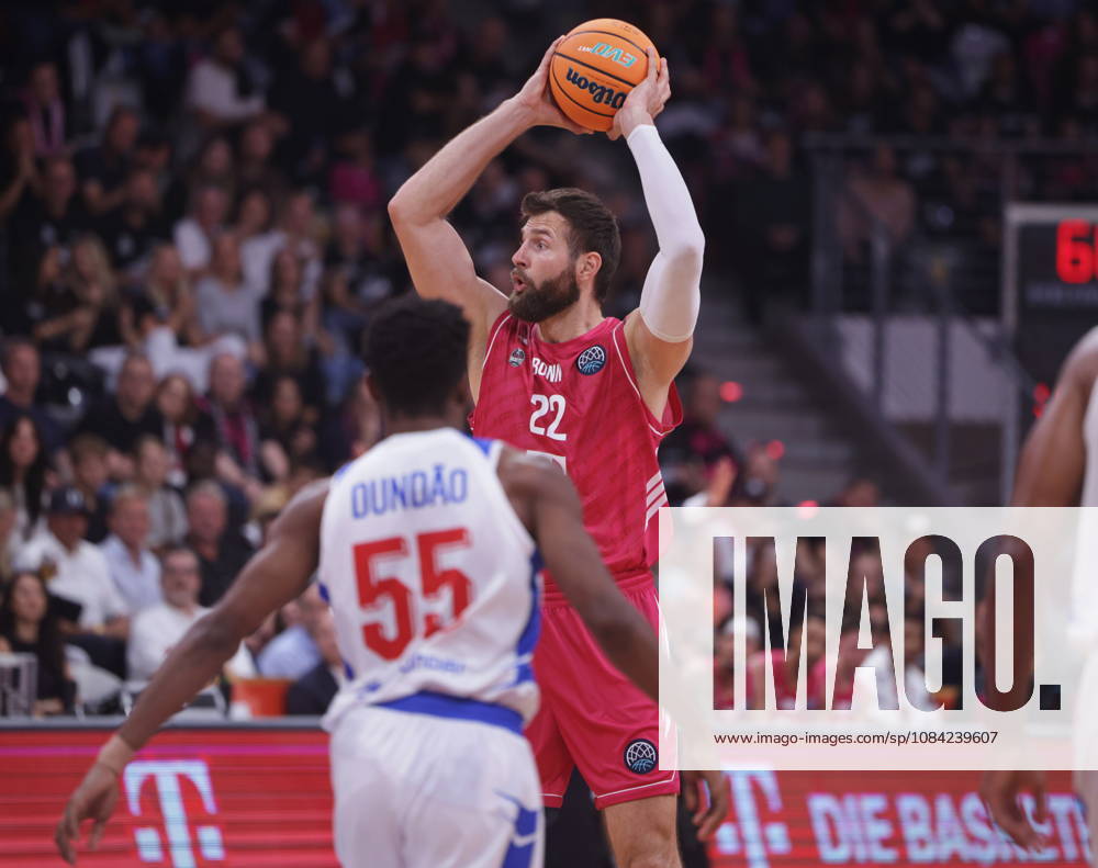 Leon Kratzer Telekom Baskets Bonn vs. FC Porto - Basketball Champions League BCL Foto: Jörn Wolter