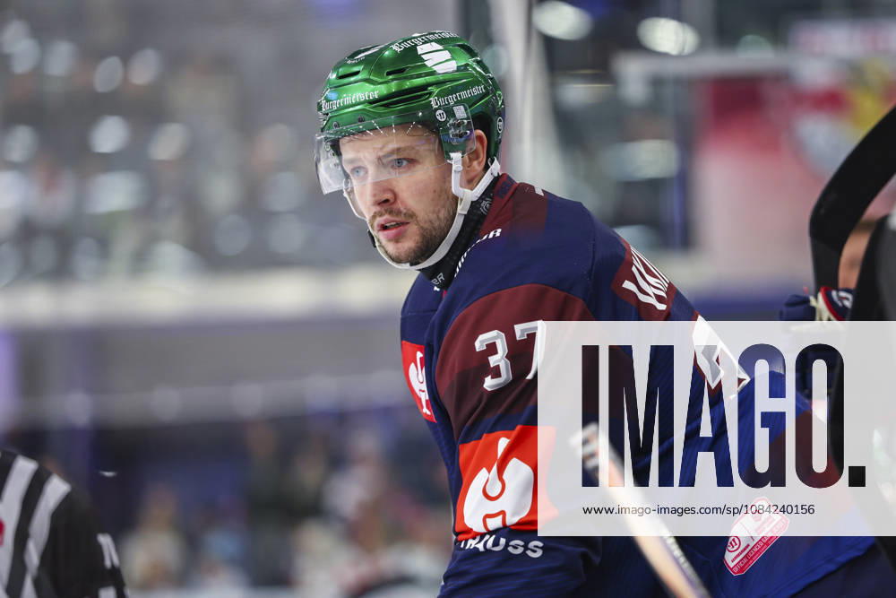 Ice hockey, Eishockey - CHL, EC RBS vs Berlin SALZBURG,AUSTRIA,07.OCT.26 - ICE HOCKEY - CHL, Champions Hockey League, group stage, EC Red Bull Salzburg vs Eisbaeren Berlin. Image shows Markus Vikingstad (Berlin). GEPAxpictures Geieregger