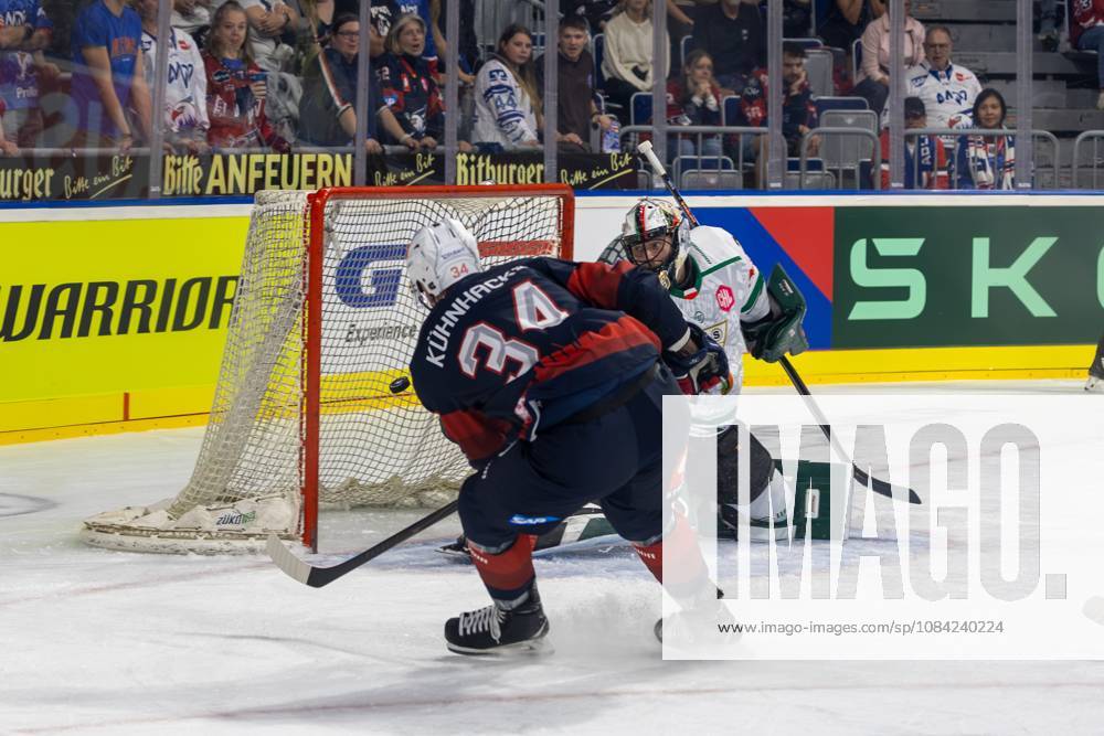 (Mannheim, Germany, 26 10 07) CHL (Champions Hockey League) 2026 27, Match day five: Adler Mannheim (Germany) vs. GKS Tychy (Poland) Tom Kühnhackl (34, Mannheim) scores to make it 2 0 Mannheim Baden-Wurttemberg Germany