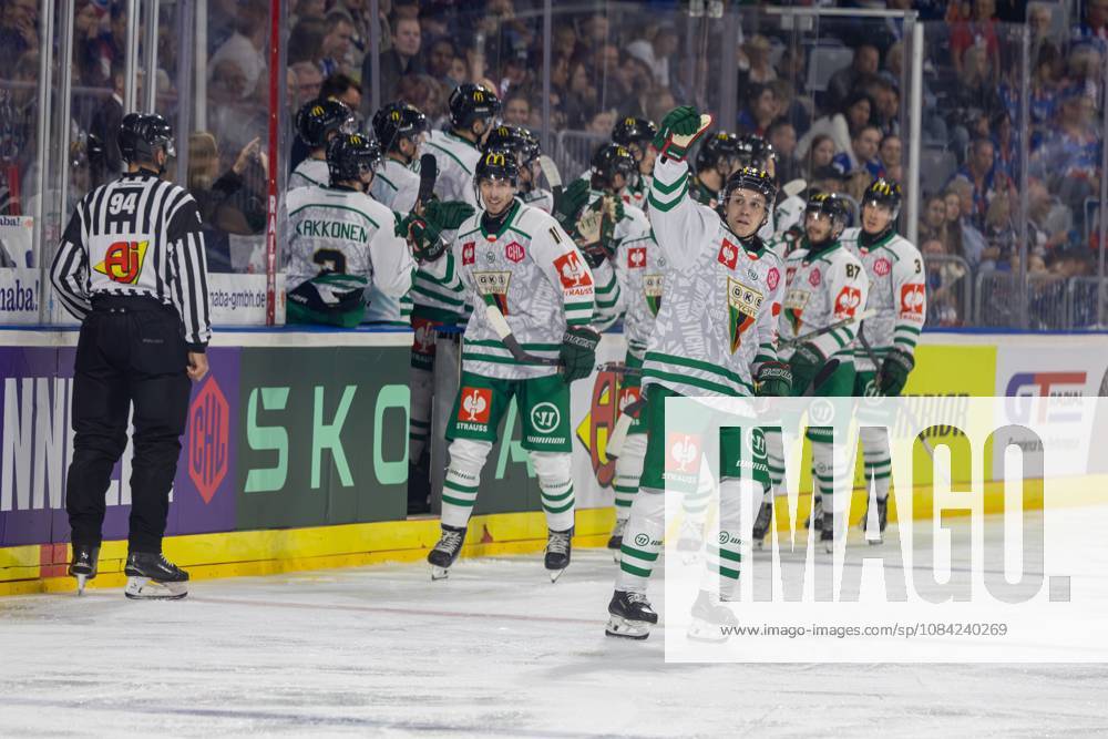 (Mannheim, Germany, 26 10 07) CHL (Champions Hockey League) 2026 27, Match day five: Adler Mannheim (Germany) vs. GKS Tychy (Poland) Jubilation amongst the Tychy players after equalising to make it 2 2 Mannheim Baden-Wurttemberg Germany