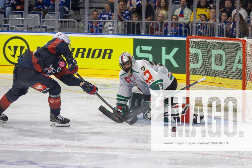(Mannheim, Germany, 26 10 07) CHL (Champions Hockey League) 2026 27, Match day five: Adler Mannheim (Germany) vs. GKS Tychy (Poland) Marc Michaels (65, Mannheim) with a golden opportunity to make it 3 2 Mannheim Baden-Wurttemberg Germany