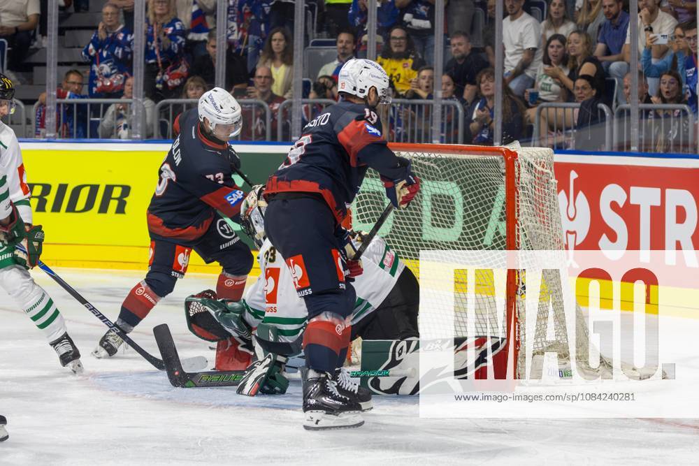 (Mannheim, Germany, 26 10 07) CHL (Champions Hockey League) 2026 27, Match day five: Adler Mannheim (Germany) vs. GKS Tychy (Poland) Luke Esposito (19, Mannheim) scores to make it 3 2 Mannheim Baden-Wurttemberg Germany