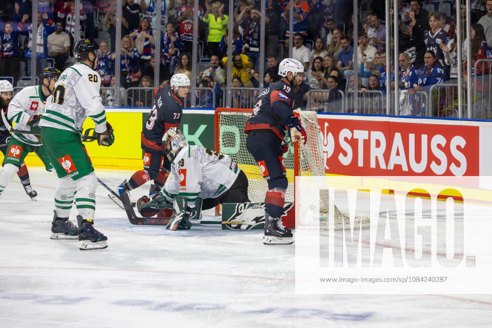 (Mannheim, Germany, 26 10 07) CHL (Champions Hockey League) 2026 27, Match day five: Adler Mannheim (Germany) vs. GKS Tychy (Poland) Luke Esposito (19, Mannheim) scores to make it 3 2 Mannheim Baden-Wurttemberg Germany