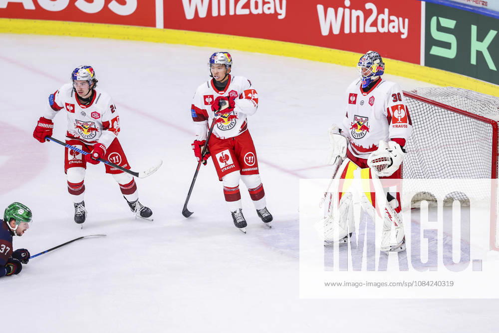 Ice hockey, Eishockey - CHL, EC RBS vs Berlin SALZBURG,AUSTRIA,07.OCT.26 - ICE HOCKEY - CHL, Champions Hockey League, group stage, EC Red Bull Salzburg vs Eisbaeren Berlin. Image shows Nicholas Poisson, Jayden Lee and David Kickert (EC RBS). GEPAxpictures Geieregger