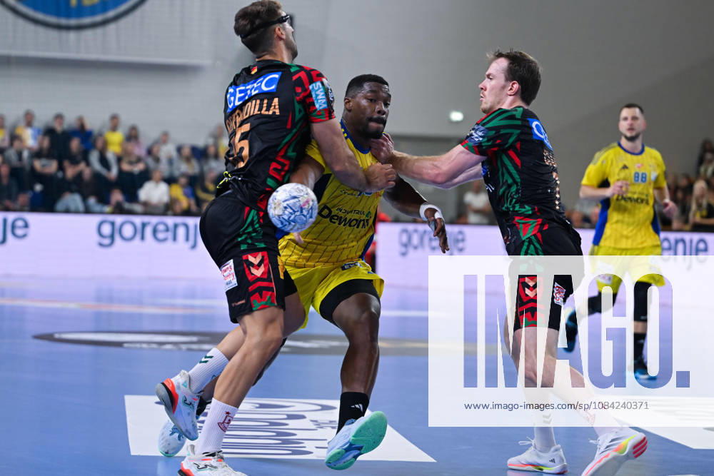KIELCE 07.10.2026 MECZ 3. KOLEJKA RUNDA WSTEPNA LIGA MISTRZOW PILKA RECZNA MEZCZYZN SEZON 2026 2027 MENS HALDBALL PRELIMINARY ROUND EHF CHAMPIONS LEAGUE SEASON 2026 2027 MATCH: INDUSTRIA KIELCE - SC MAGDEBURG ANTONIO SERRADILLA CUENCA DYLAN NAHI FELIX CLAAR FOT. MICHAL TRZPIS 400MM.PL NEWSPIX.PL --- newspix.pl