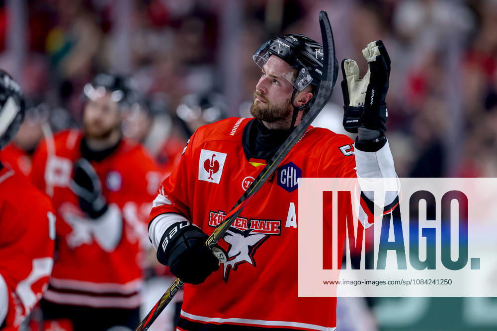 Eishockey, CHL, Kölner Haie - Blue Fox Herning, Champions Hockey League 2026 27, 5. Spieltag, Saison 2026 27, Lanxess-Arena Köln: Abschlussjubel nach dem 3:0 Sieg - Brady Austin (Koelner Haie 57) Nordrhein-Westfalen Deutschland