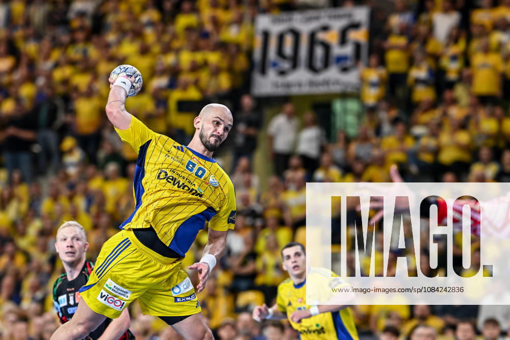 KIELCE UL. BOCZNA ( POLAND ) PILKA RECZNA MEZCZYZN ( HANDBALL MEN S ) LIGA MISTRZOW - FAZA GRUPOWA ( MEN S EHF CHAMPIONS LEAGUE - GROUP PHASE ) MECZ INDUSTRIA KIELCE - SC MAGDEBURG ( GAME ) NZ ARCIOM KARALOK ( ARTSEM KARALEK ) SYLWETKA FOTO MICHAL STANCZYK CYFRASPORT NEWSPIX.PL --- Newspix.pl 20261007CSMS0007