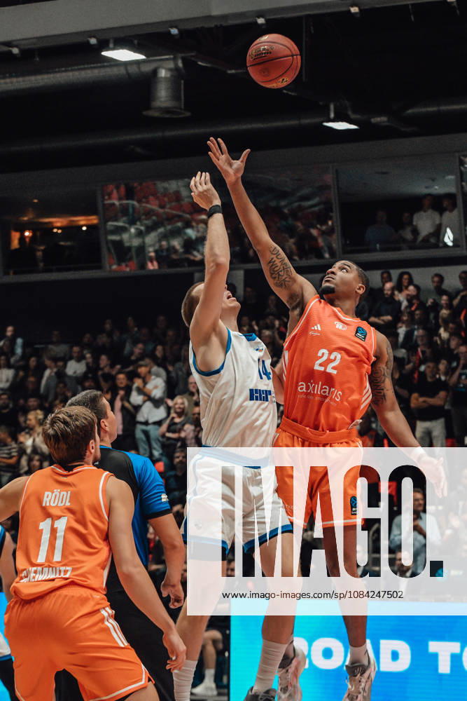 2. Spieltag des Basketball Eurocup Niners Chemnitz - Klaipedos Neptunas 07.10.2026 ab 19.00 Uhr Chemnitz, Chemnitz Arena Im Foto:14 Martynas Echodas, 22 Nighaeal Ceaser 2. Spieltag des Basketball Eurocup Niners Chemnitz - Klaipedos Neptunas Chemnitz Sachsen Deutschland