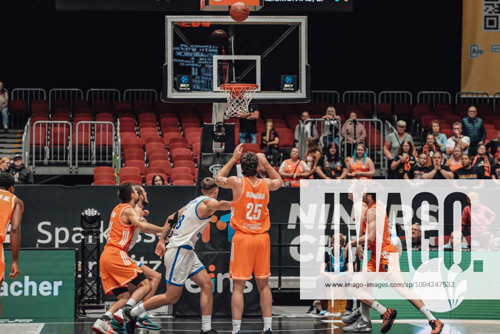 2. Spieltag des Basketball Eurocup Niners Chemnitz - Klaipedos Neptunas 07.10.2026 ab 19.00 Uhr Chemnitz, Chemnitz Arena Im Foto: 25 Ben Burnham beim Freiwurf 2. Spieltag des Basketball Eurocup Niners Chemnitz - Klaipedos Neptunas Chemnitz Sachsen Deutschland