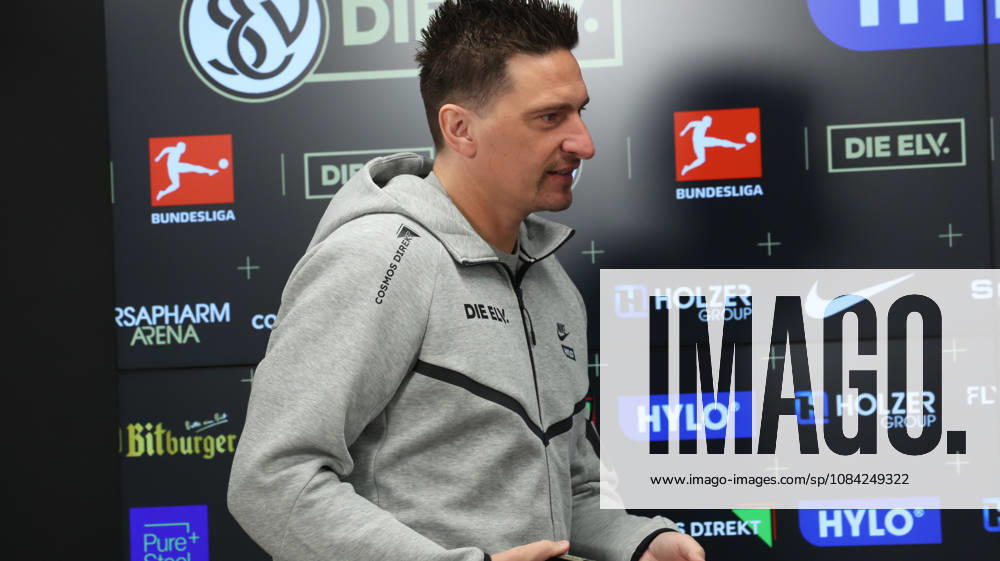 Fussball 1.Bundesliga , SV Elversberg - Pressekonferenz mit Vincent Wagner v.l. Vincent Wagner Trainer (SV 07 Elversberg) Elversberg