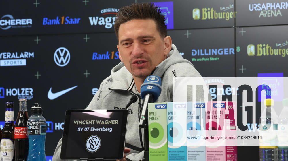 Fussball 1.Bundesliga , SV Elversberg - Pressekonferenz mit Vincent Wagner v.l. Vincent Wagner Trainer (SV 07 Elversberg) Elversberg
