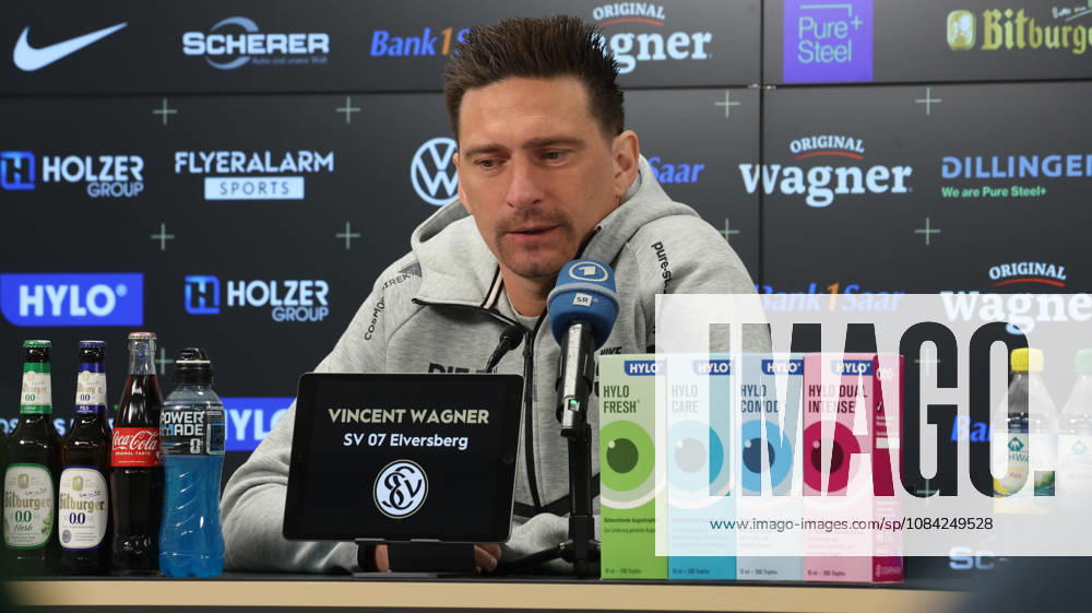 Fussball 1.Bundesliga , SV Elversberg - Pressekonferenz mit Vincent Wagner v.l. Vincent Wagner Trainer (SV 07 Elversberg) Elversberg