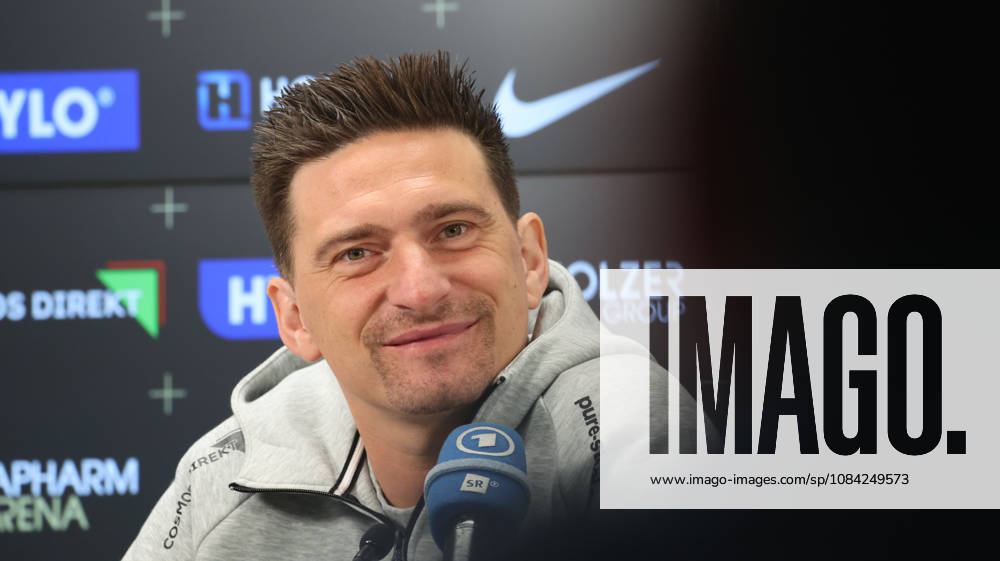 Fussball 1.Bundesliga , SV Elversberg - Pressekonferenz mit Vincent Wagner v.l. Vincent Wagner Trainer (SV 07 Elversberg) Elversberg