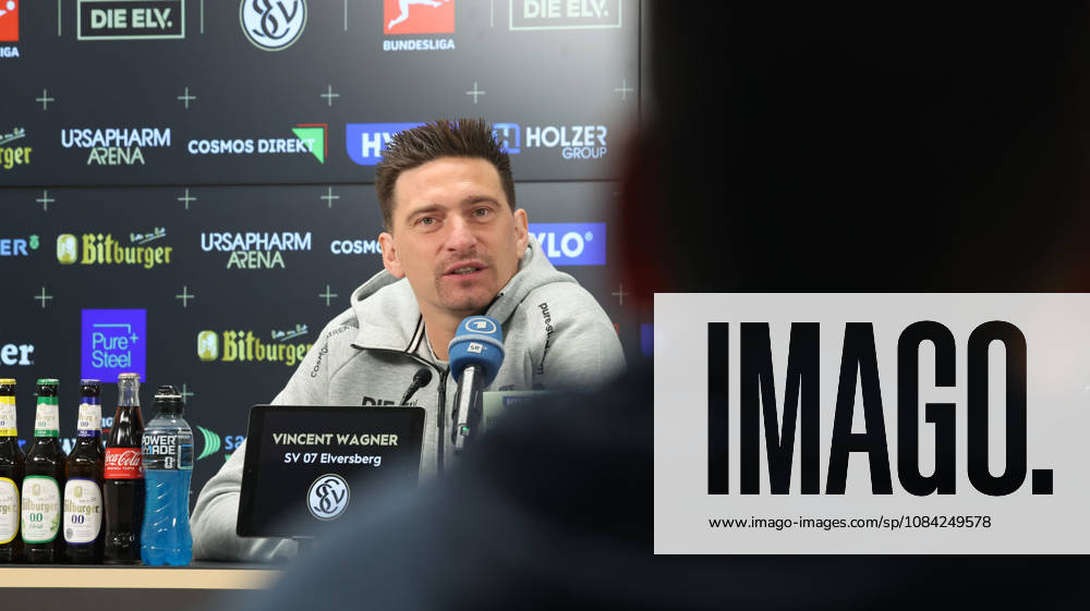 Fussball 1.Bundesliga , SV Elversberg - Pressekonferenz mit Vincent Wagner v.l. Vincent Wagner Trainer (SV 07 Elversberg) Elversberg