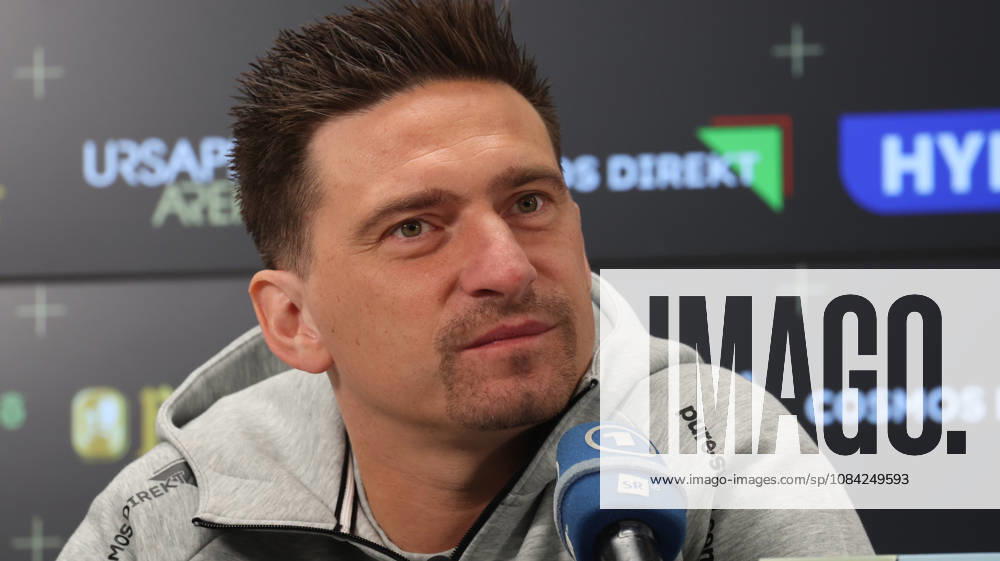 Fussball 1.Bundesliga , SV Elversberg - Pressekonferenz mit Vincent Wagner v.l. Vincent Wagner Trainer (SV 07 Elversberg) Elversberg