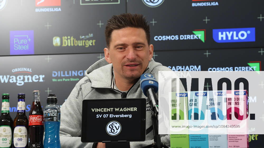 Fussball 1.Bundesliga , SV Elversberg - Pressekonferenz mit Vincent Wagner v.l. Vincent Wagner Trainer (SV 07 Elversberg) Elversberg