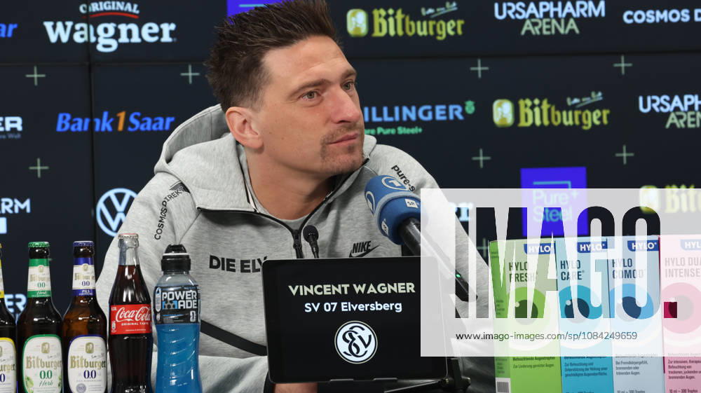Fussball 1.Bundesliga , SV Elversberg - Pressekonferenz mit Vincent Wagner v.l. Vincent Wagner Trainer (SV 07 Elversberg) Elversberg