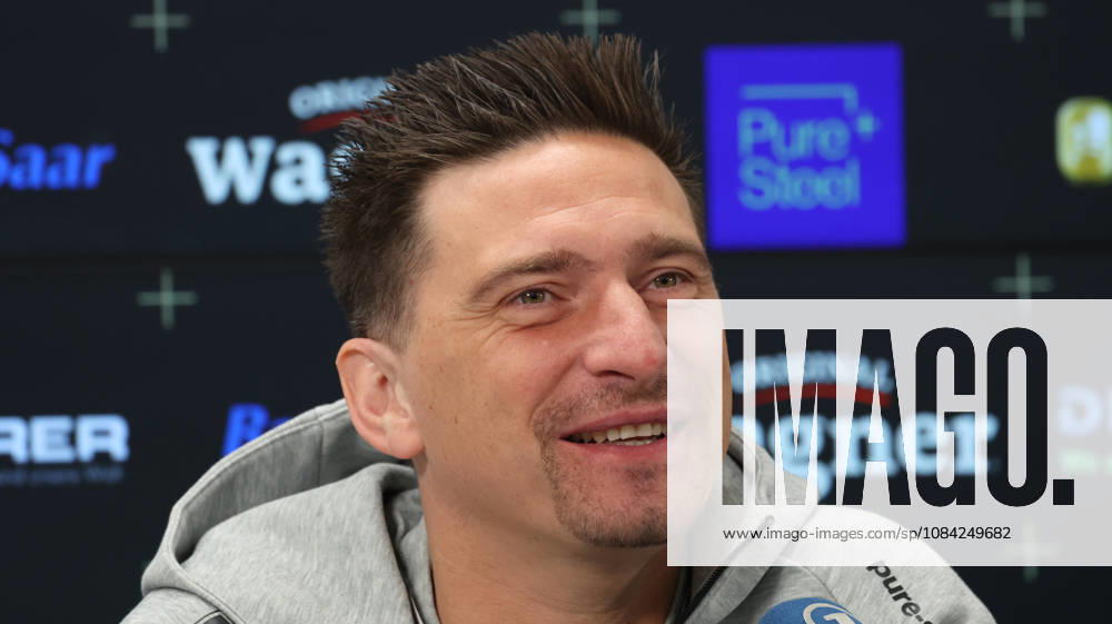 Fussball 1.Bundesliga , SV Elversberg - Pressekonferenz mit Vincent Wagner v.l. Vincent Wagner Trainer (SV 07 Elversberg) Elversberg