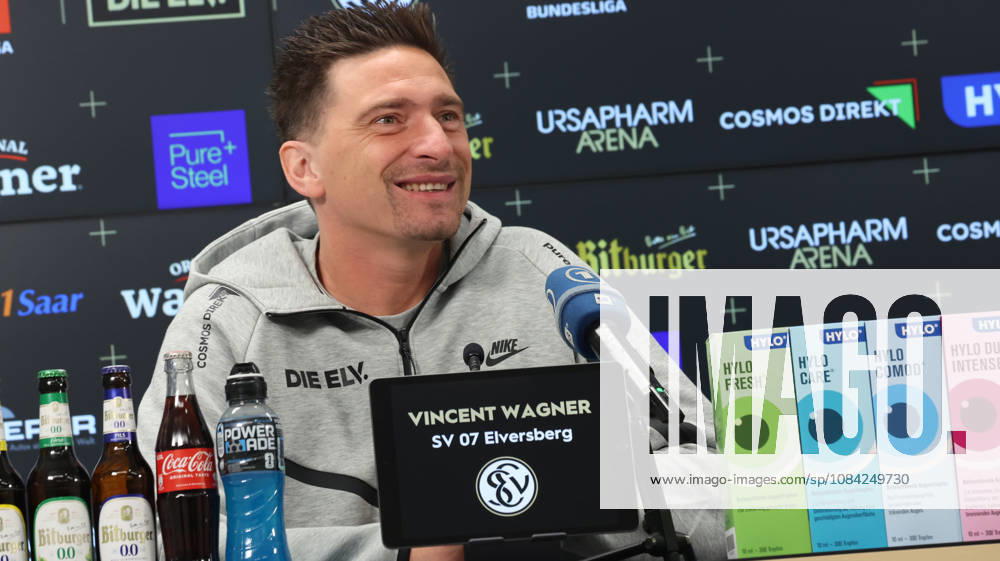 Fussball 1.Bundesliga , SV Elversberg - Pressekonferenz mit Vincent Wagner v.l. Vincent Wagner Trainer (SV 07 Elversberg) Elversberg