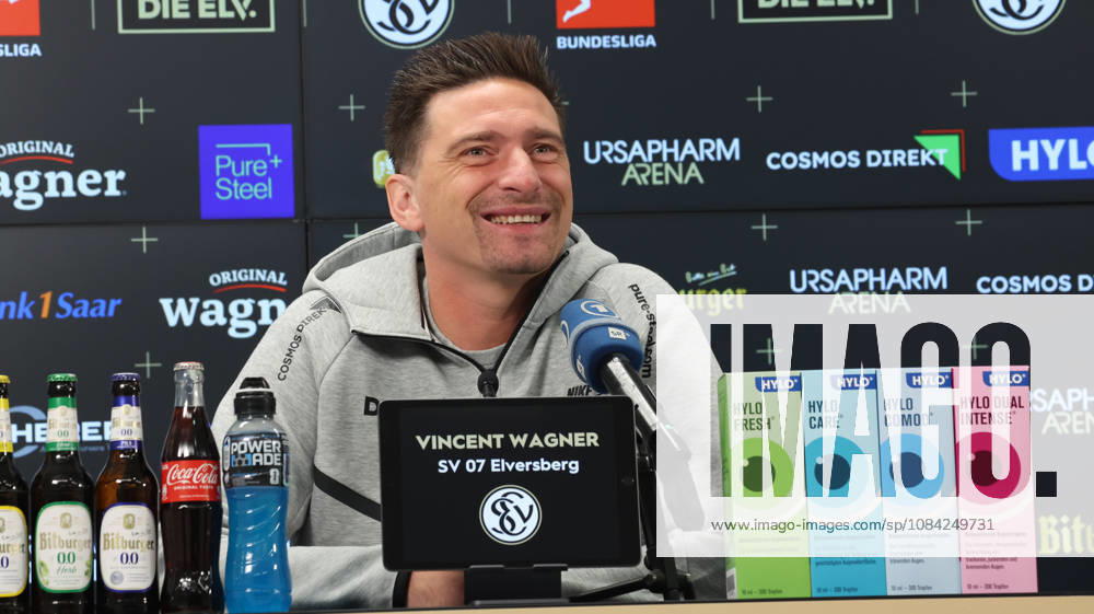 Fussball 1.Bundesliga , SV Elversberg - Pressekonferenz mit Vincent Wagner v.l. Vincent Wagner Trainer (SV 07 Elversberg) Elversberg