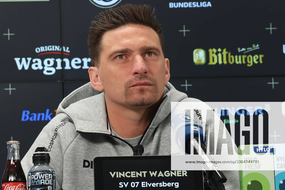 Fussball 1.Bundesliga , SV Elversberg - Pressekonferenz mit Vincent Wagner v.l. Vincent Wagner Trainer (SV 07 Elversberg) Elversberg
