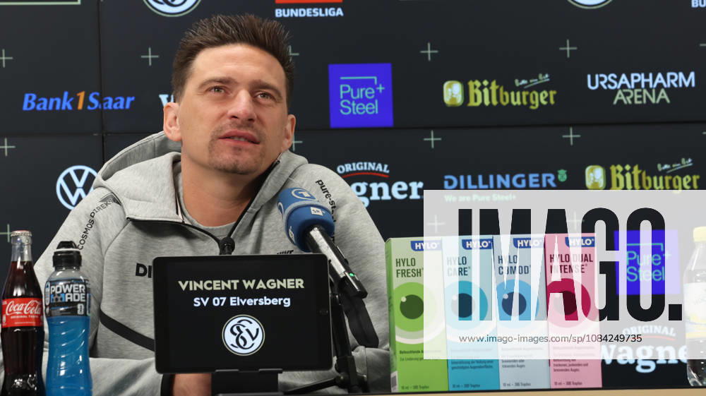 Fussball 1.Bundesliga , SV Elversberg - Pressekonferenz mit Vincent Wagner v.l. Vincent Wagner Trainer (SV 07 Elversberg) Elversberg