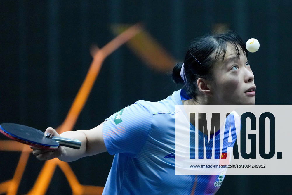 (261008) -- BEIJING, Oct. 8, 2026 -- Shi Xunyao of China serves during the women s singles round of 16 match between Wang Manyu of China and Shi Xunyao of China at 2026 World Table tennis, Tischtennis (WTT) China Smash in Beijing, China, Oct. 8, 2026. ) (SP)CHINA-BEIJING-TABLE TENNIS-WTT-CHINA SMASH-WOMEN S SINGLES (CN) JuxHuanzong