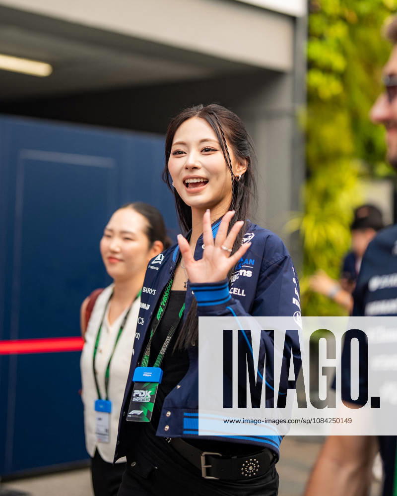 2026 Formula 1 Singapore - Tzuyu at Media Day TZUYU (TPE) K-Pop Singer and Member of TWICE in the Paddock on Thursday Media Day during the Formula 1 Singapore Airlines Singapore Grand Prix 2026 at Marina Bay Street Circuit, Singapore, on October 8, 2026. Photo by Antoine LAPEYRE Reveries Agency via ABACAPRESS.COM Singapore Singapore